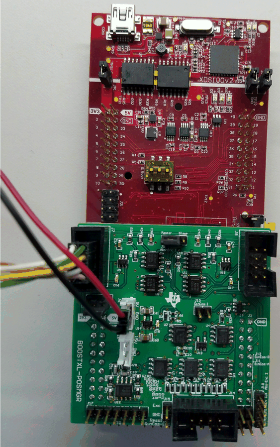 TIDM-1010 BiSS-C エンコーダに接続された TIDM-1010 基板